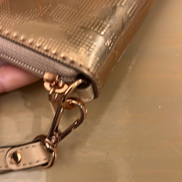 Michael Kors wristlet - Picture 5 of 8
